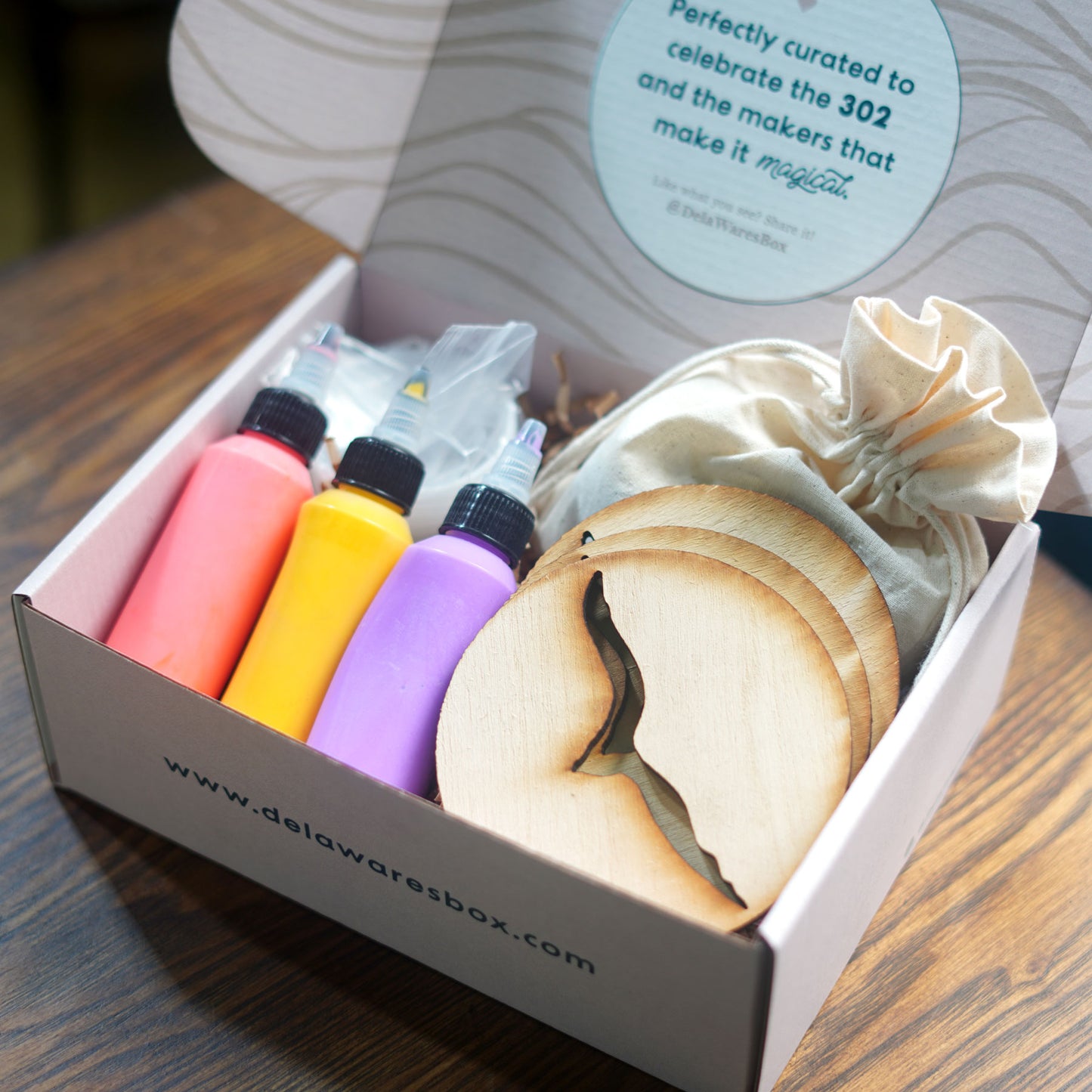 DelaWares x DAC Mini Art Box